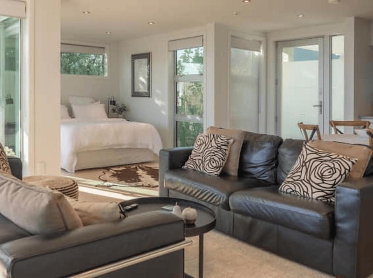 Villa Seascapes Waterfront 2 Paraparaumu Exterior foto